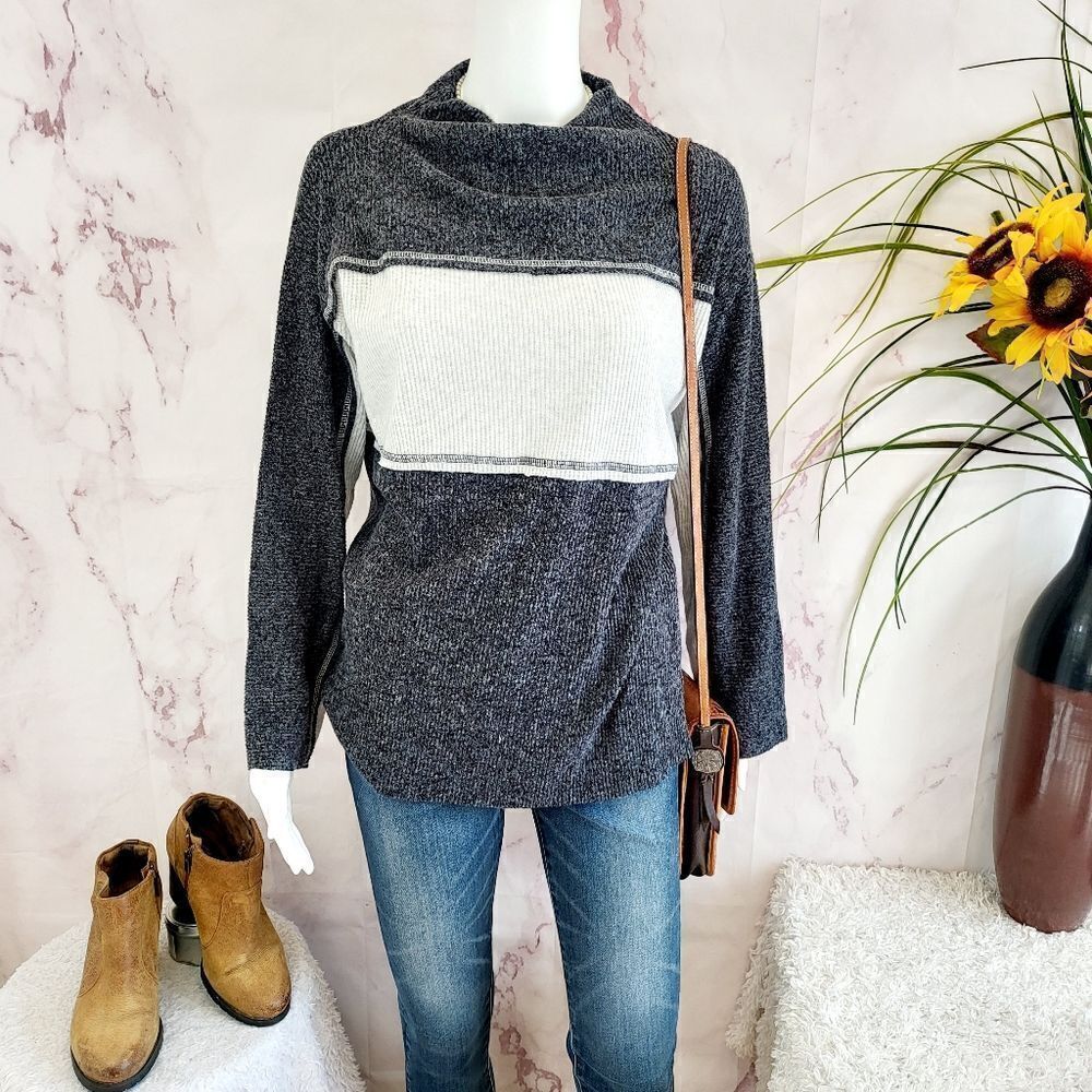 Women's Gray Sweater